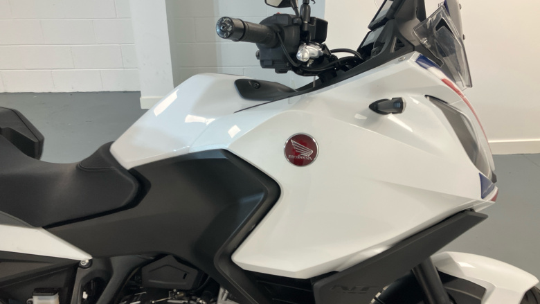 Honda NT1100 Manual (22 Model Year)